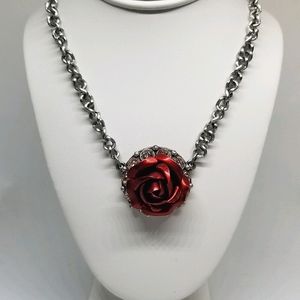 Sabika Vintage Craft Rose Necklace